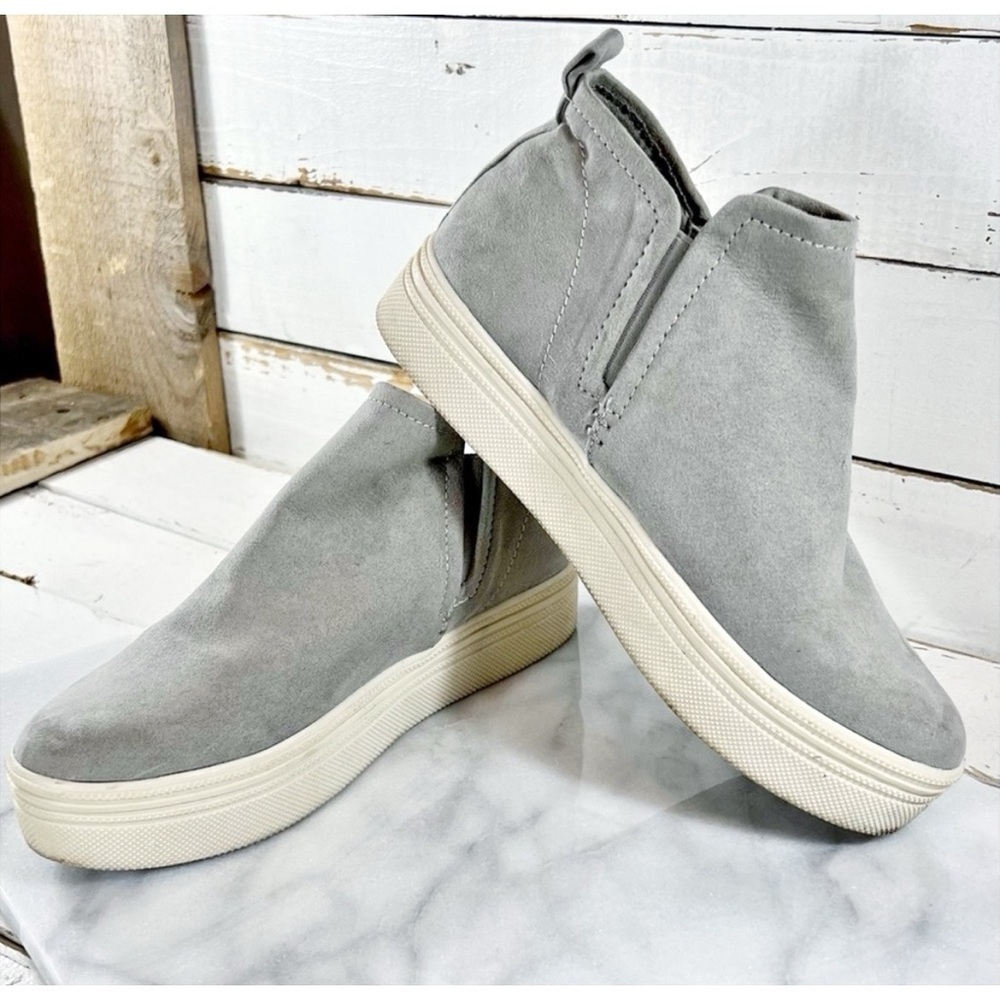 Dolce Vita “Tate” Slip-On Sneakers